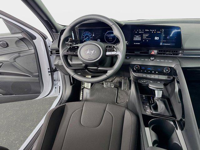 2025 Hyundai Elantra Blue - Photo 22