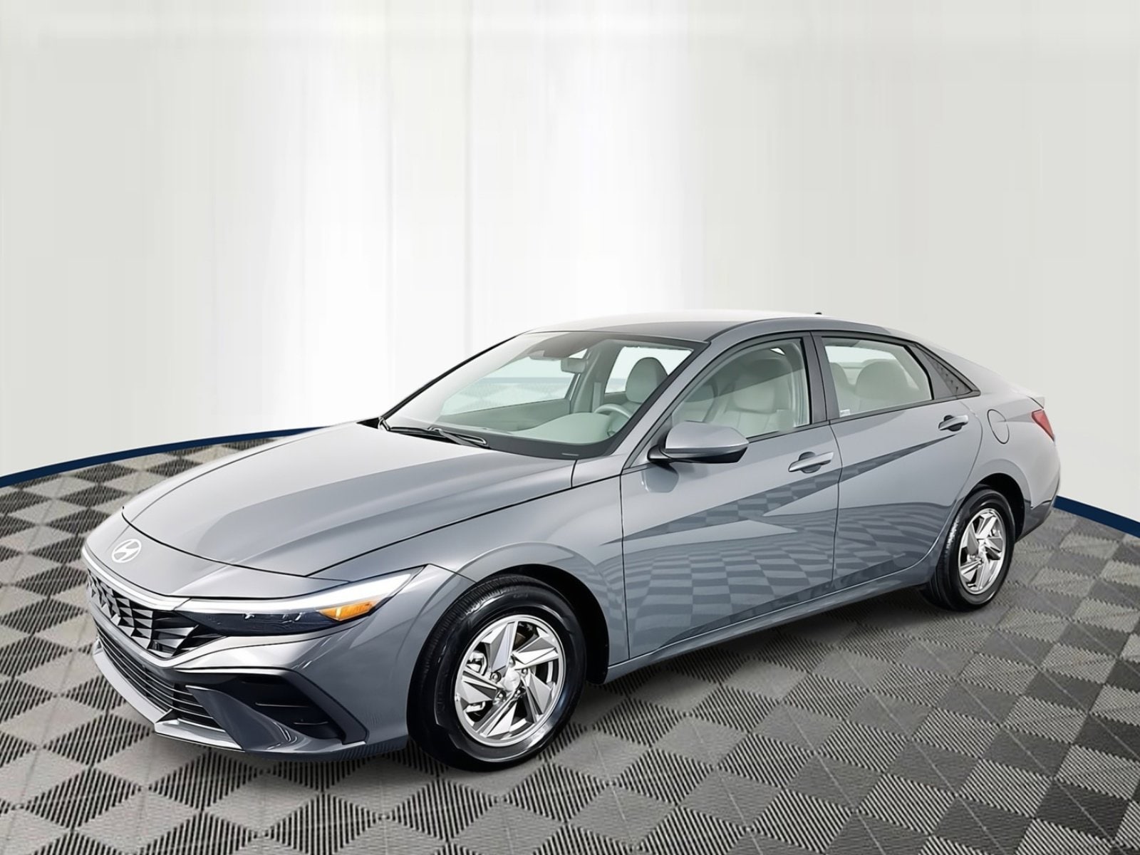 2025 Hyundai Elantra SE's photo