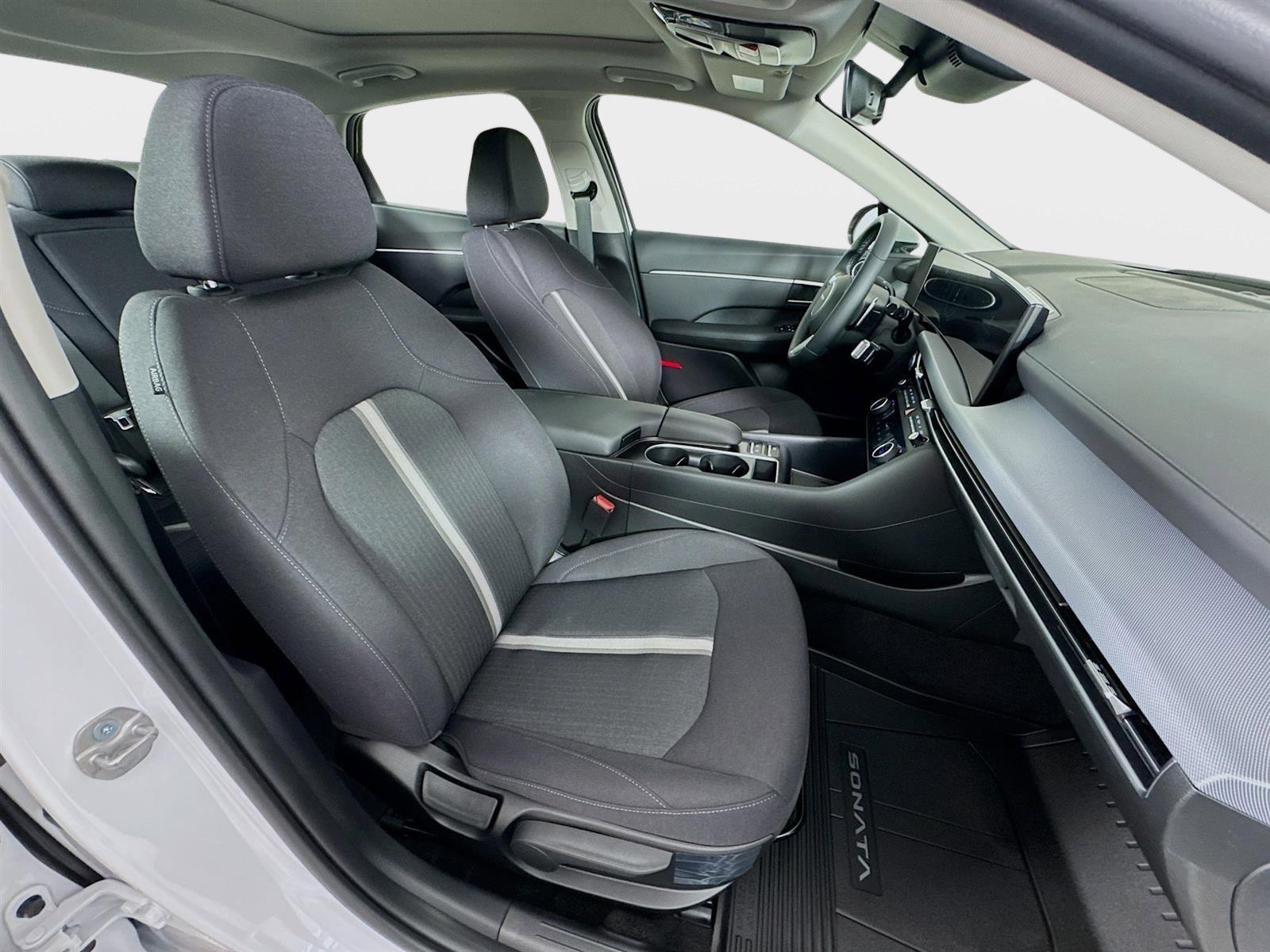 2025 Hyundai Sonata SEL - Photo 28