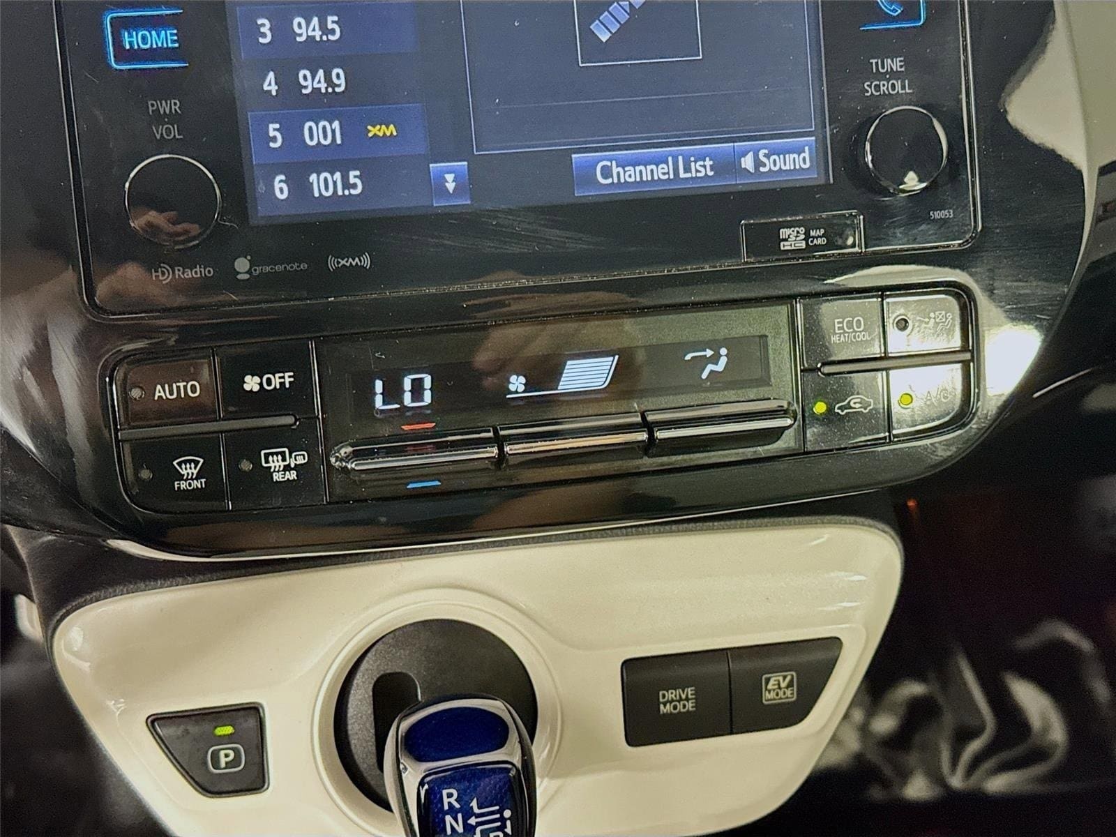 2017 Toyota Prius Three - Photo 17