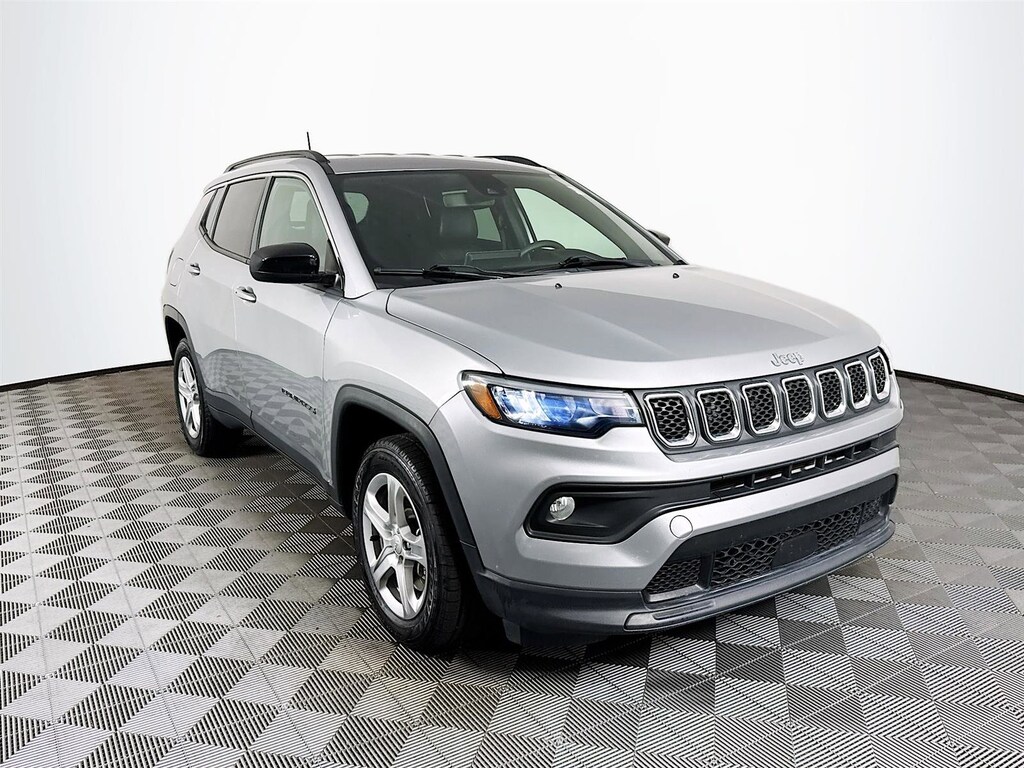 Used 2023 Jeep Compass Latitude SUV