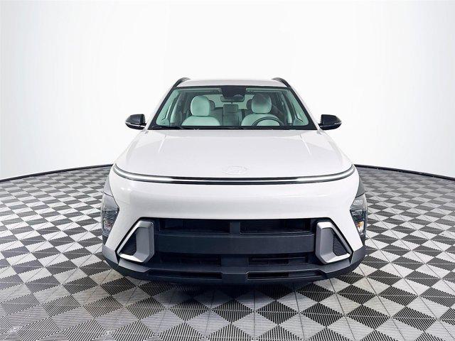 2026 Hyundai Kona SEL photo 2
