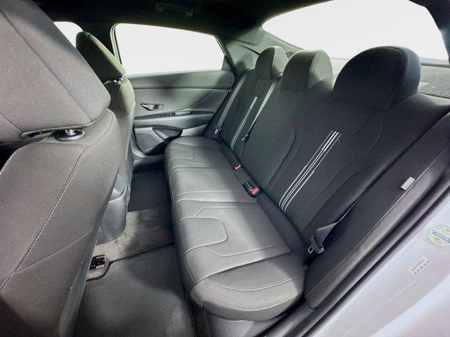 2025 Hyundai Elantra Blue - Photo 21