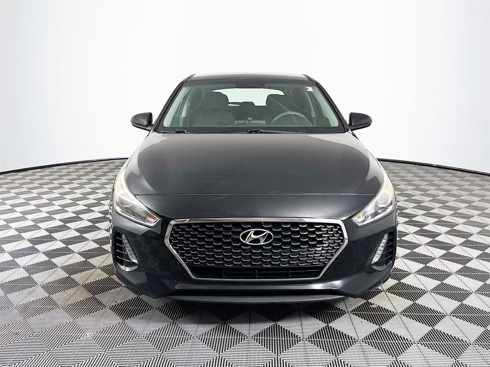 2020 Hyundai Elantra GT Base photo 2