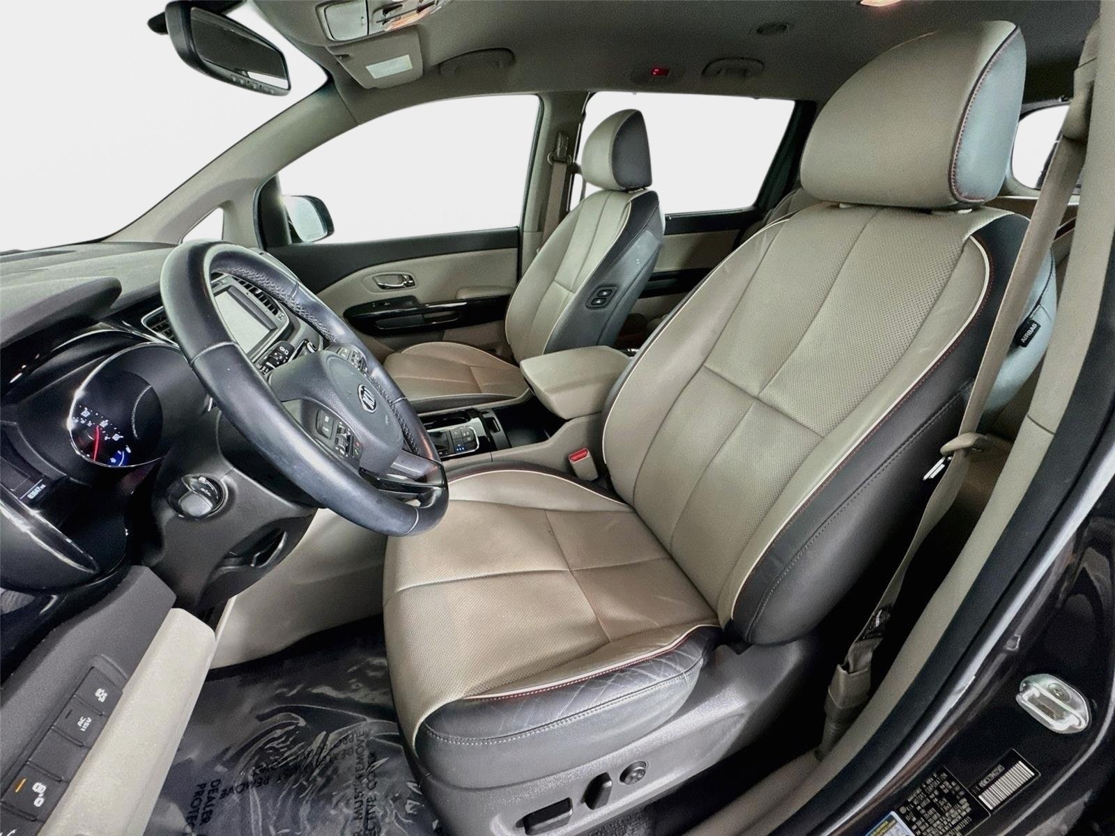 2017 Kia Sedona SX - Photo 12