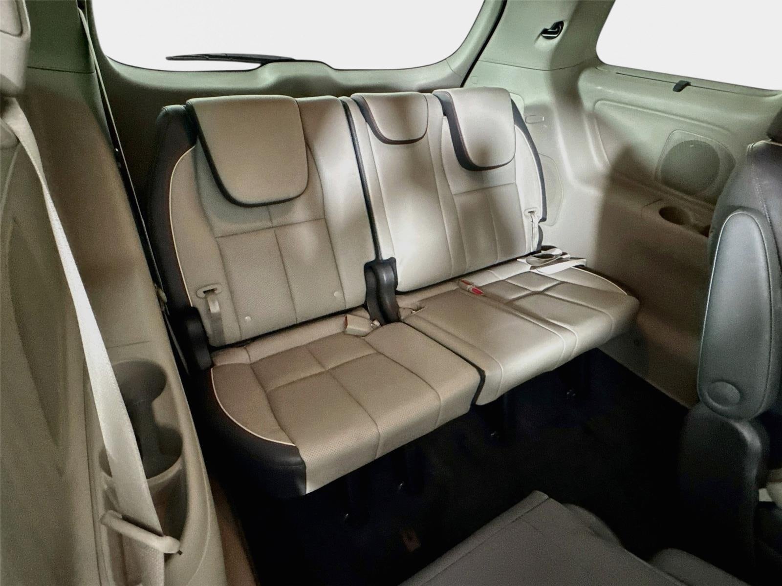 2017 Kia Sedona SX - Photo 29