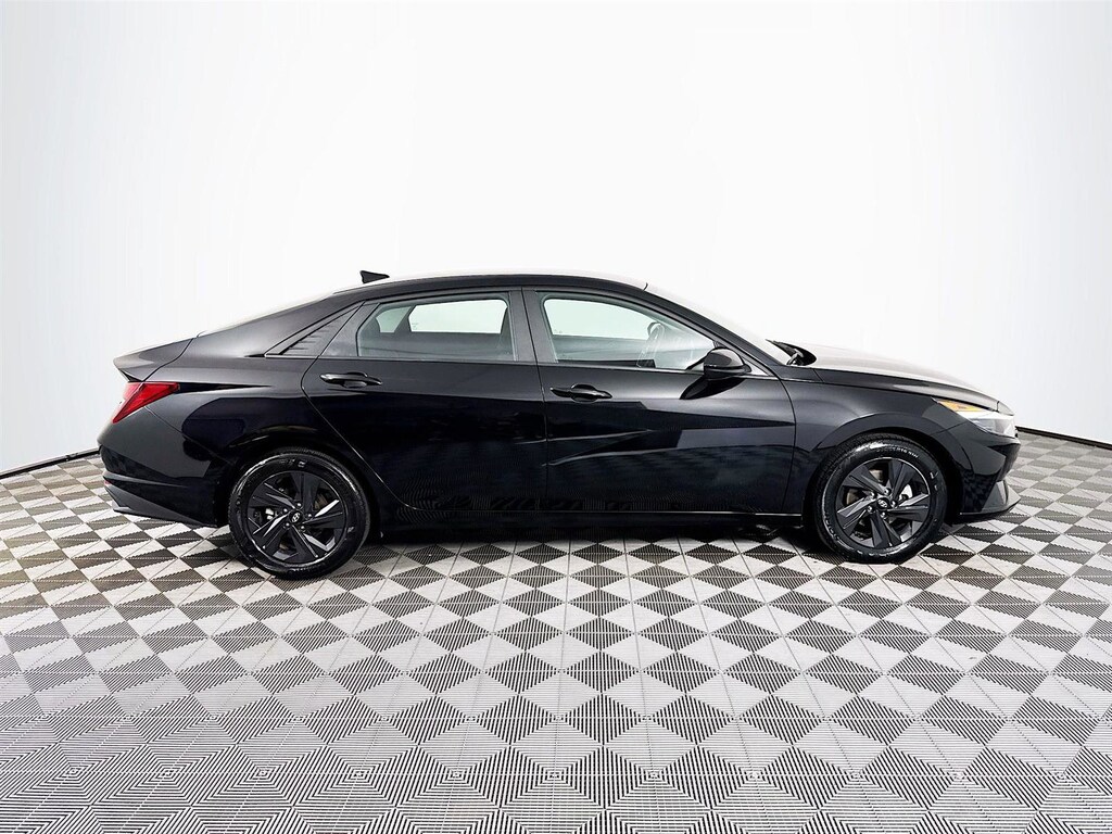 Used 2023 Hyundai Elantra SEL Sedan