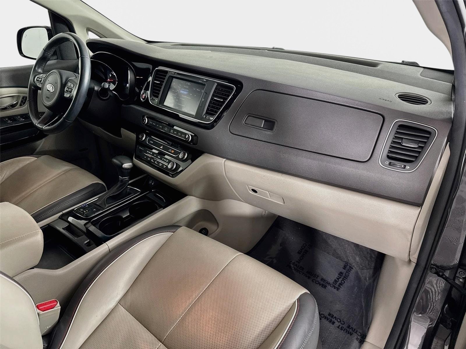 2017 Kia Sedona SX - Photo 32