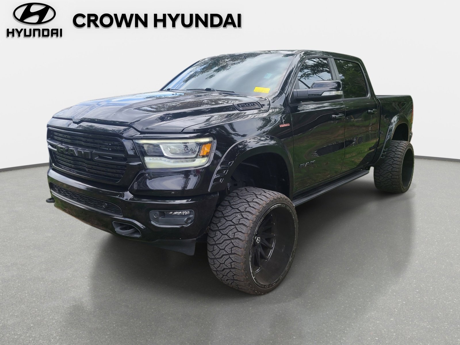 2022 RAM 1500 Laramie Crew Cab 5'7's photo