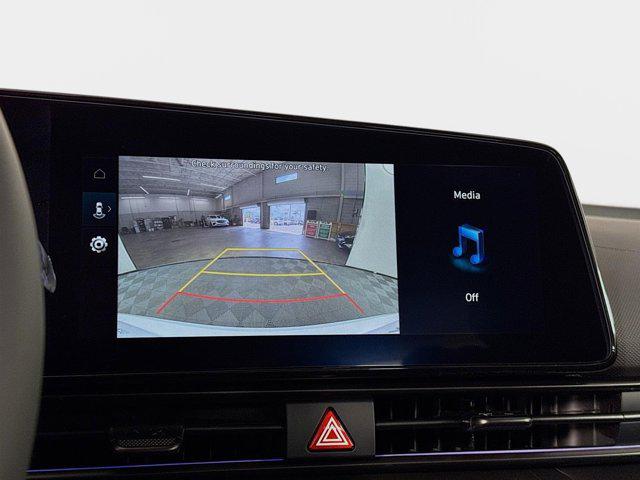 2025 Hyundai Elantra Blue - Photo 16