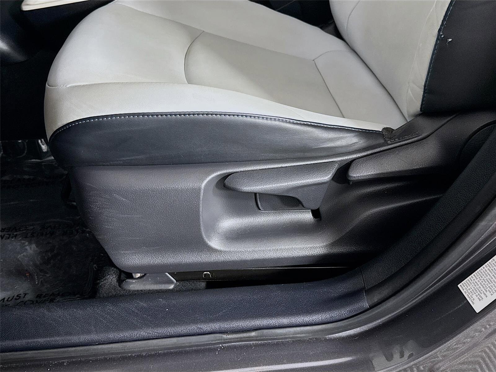 2017 Toyota Prius Three - Photo 20