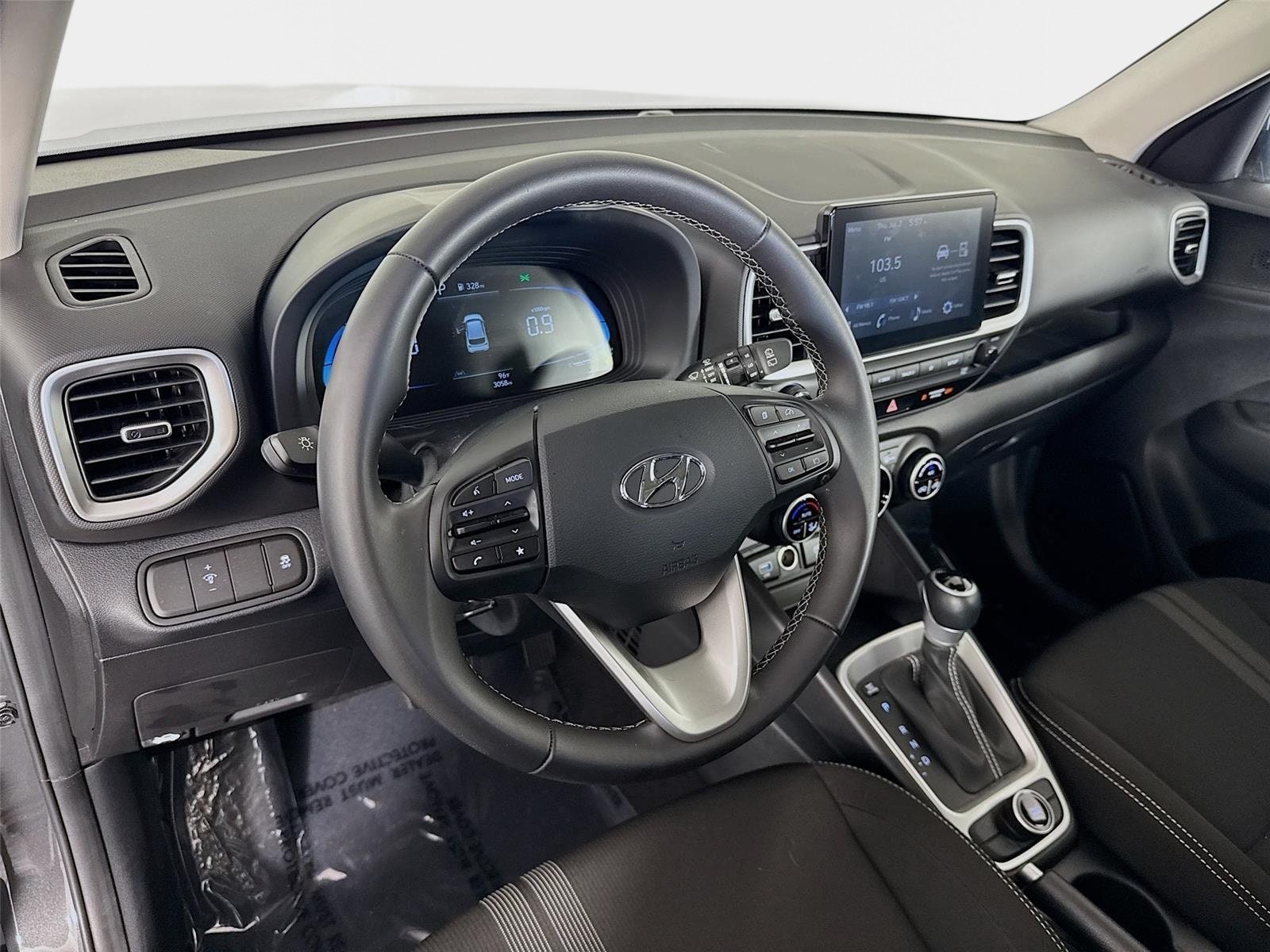 2025 Hyundai Venue SEL - Photo 9