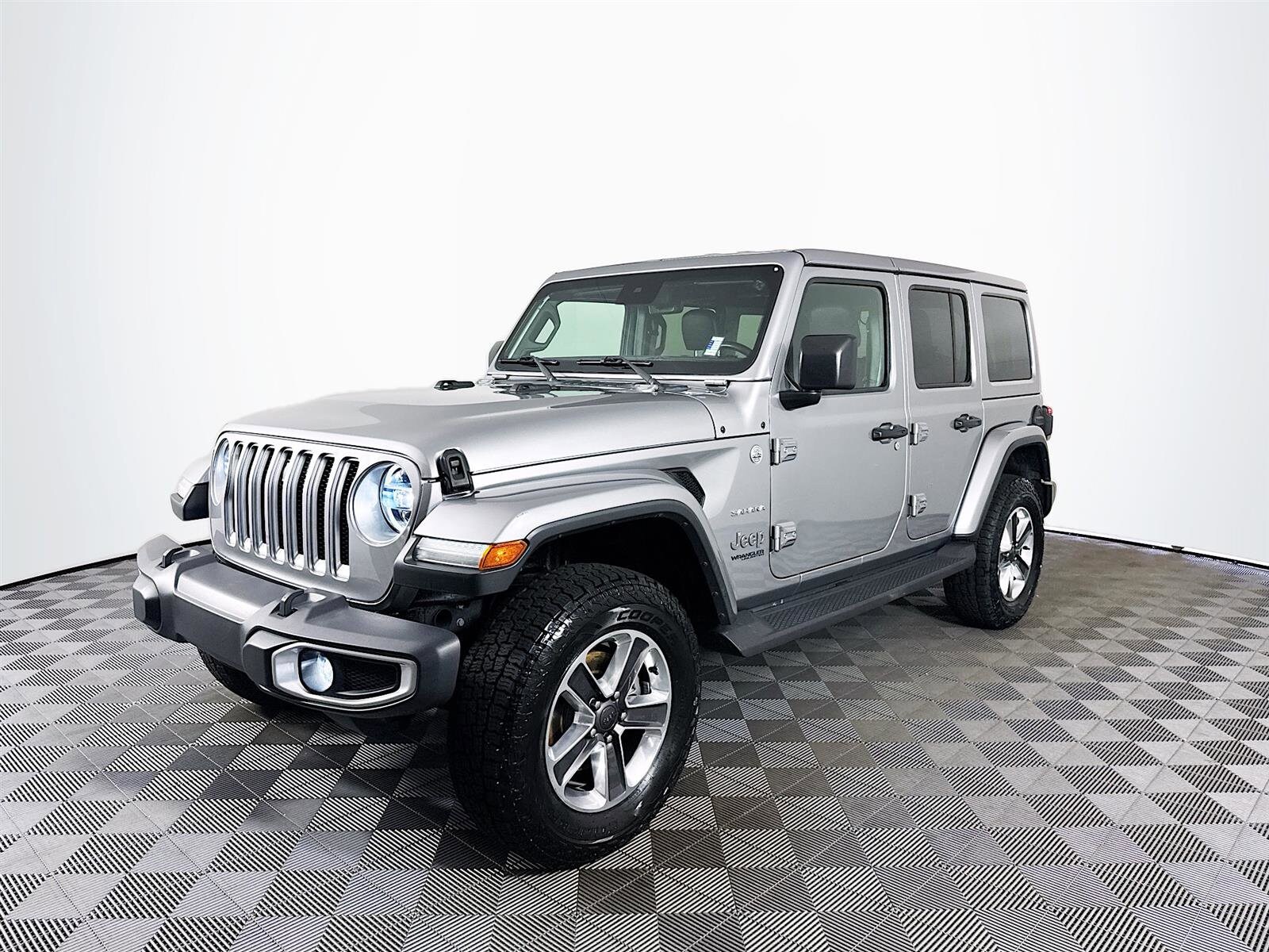 2020 Jeep Wrangler Unlimited Sahara photo 3
