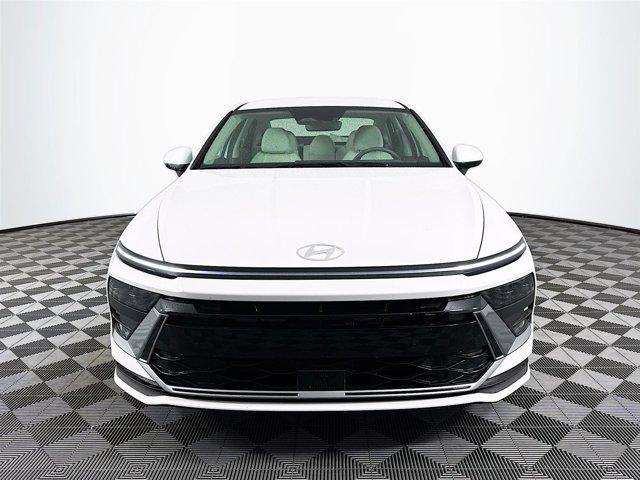 2025 Hyundai Sonata SE photo 2