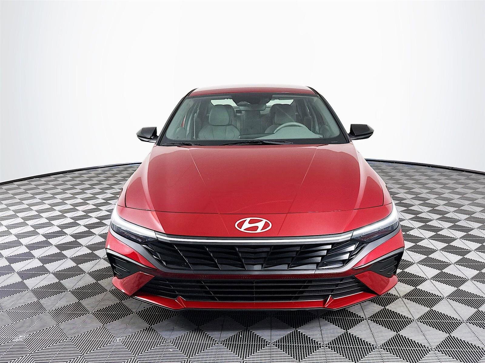 2026 Hyundai Elantra SEL Sport photo 2