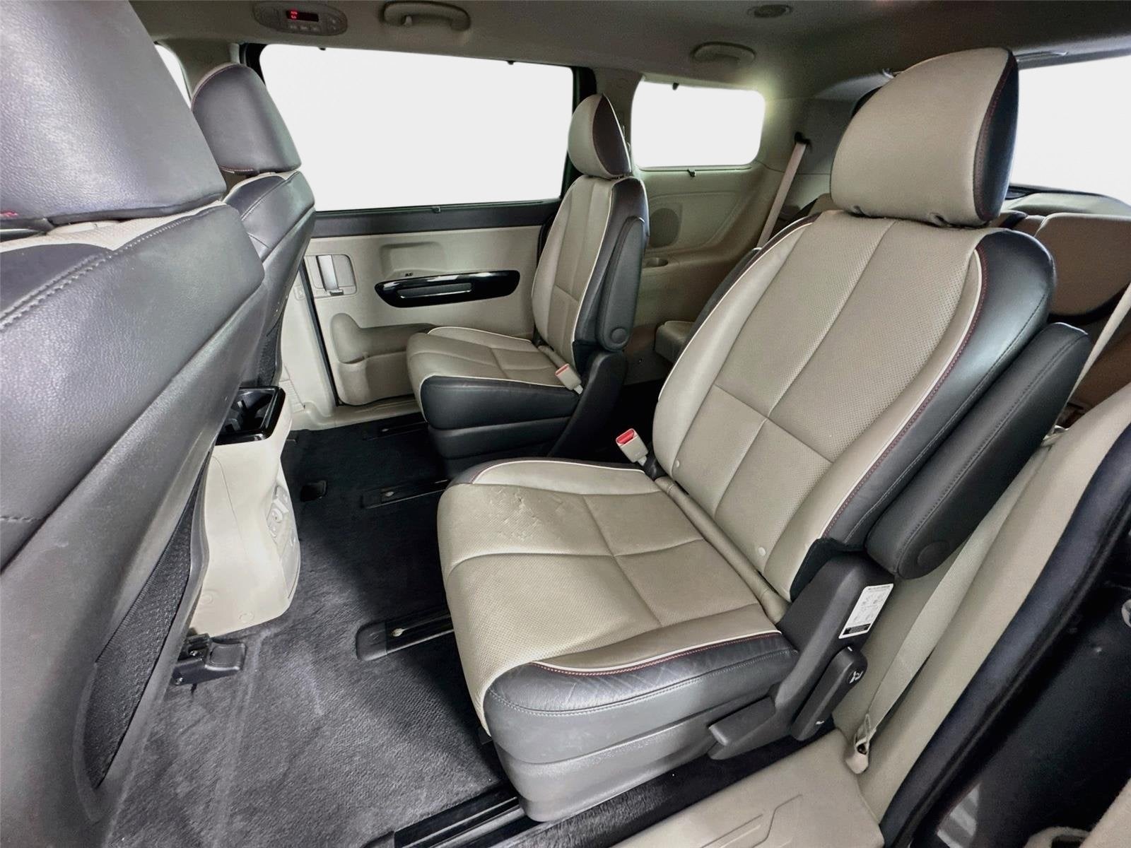 2017 Kia Sedona SX - Photo 24