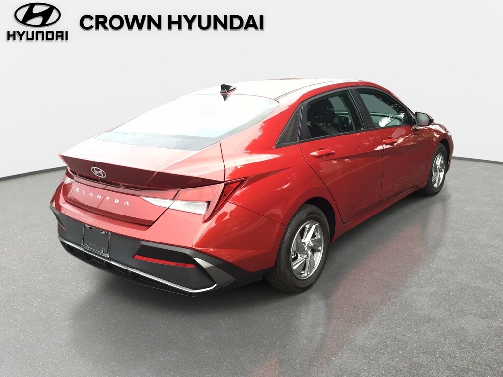 Used 2026 Hyundai Elantra SE Sedan
