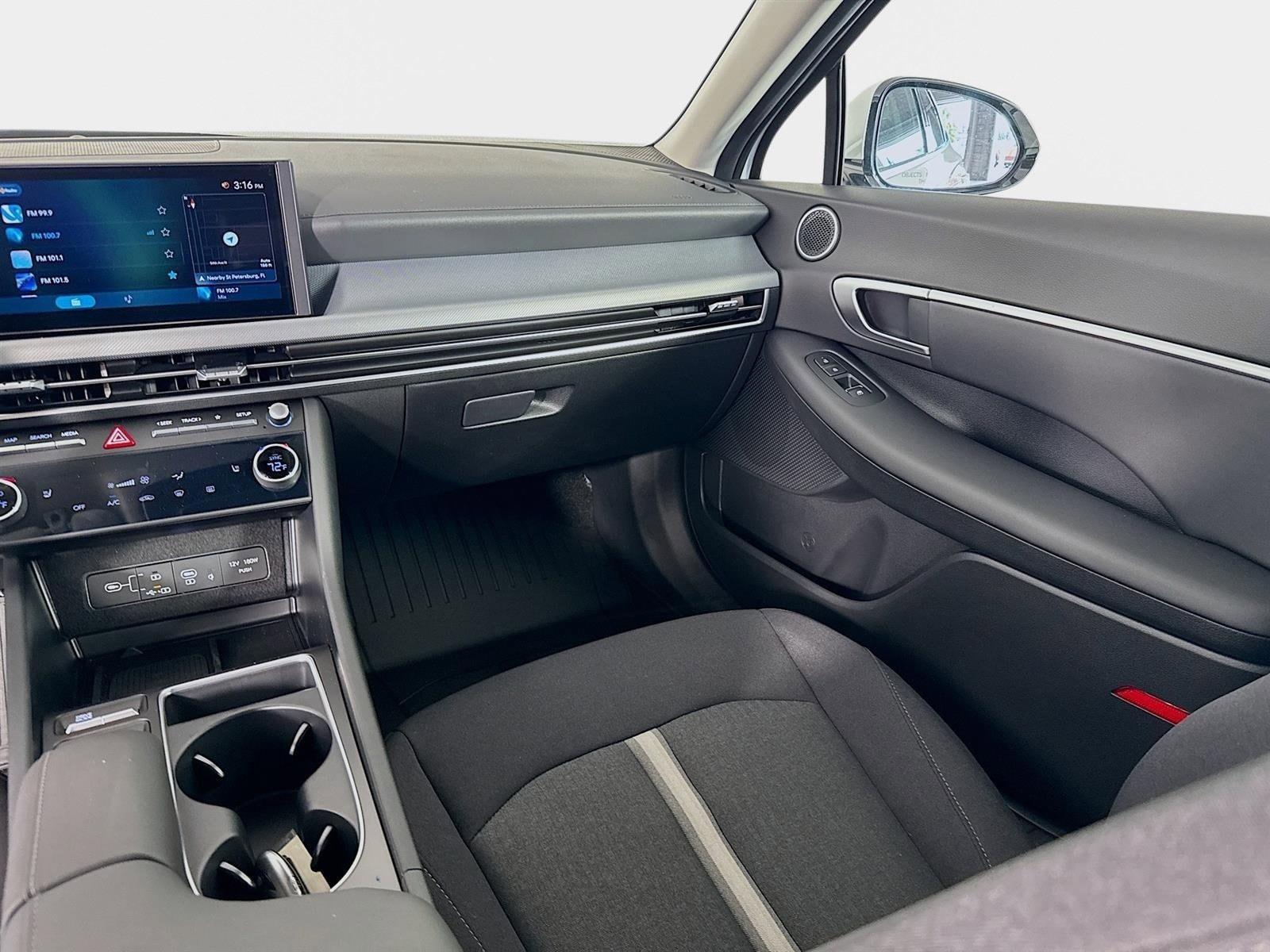 2025 Hyundai Sonata SEL - Photo 25