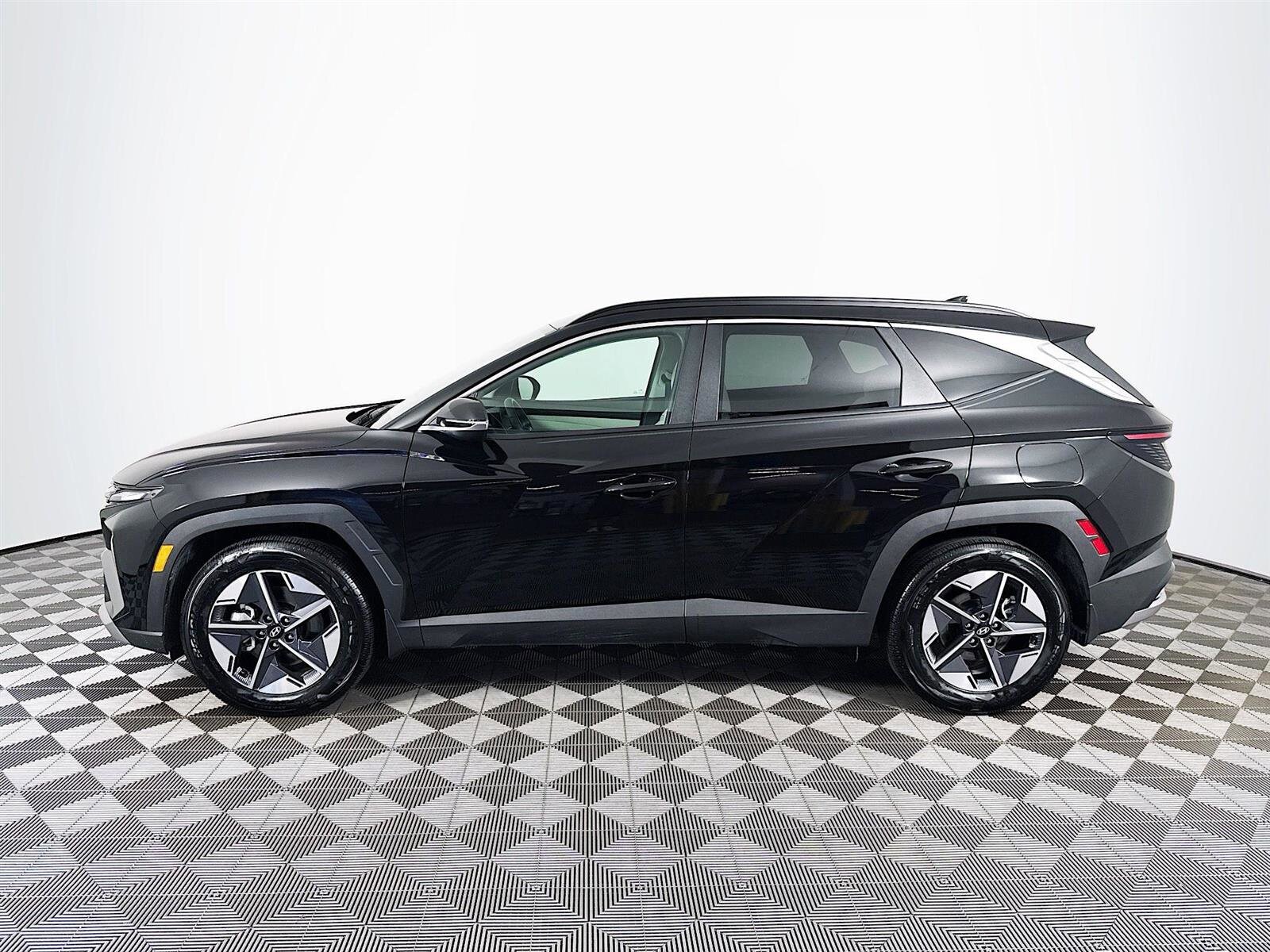 2025 Hyundai Tucson SEL Convenience photo 3
