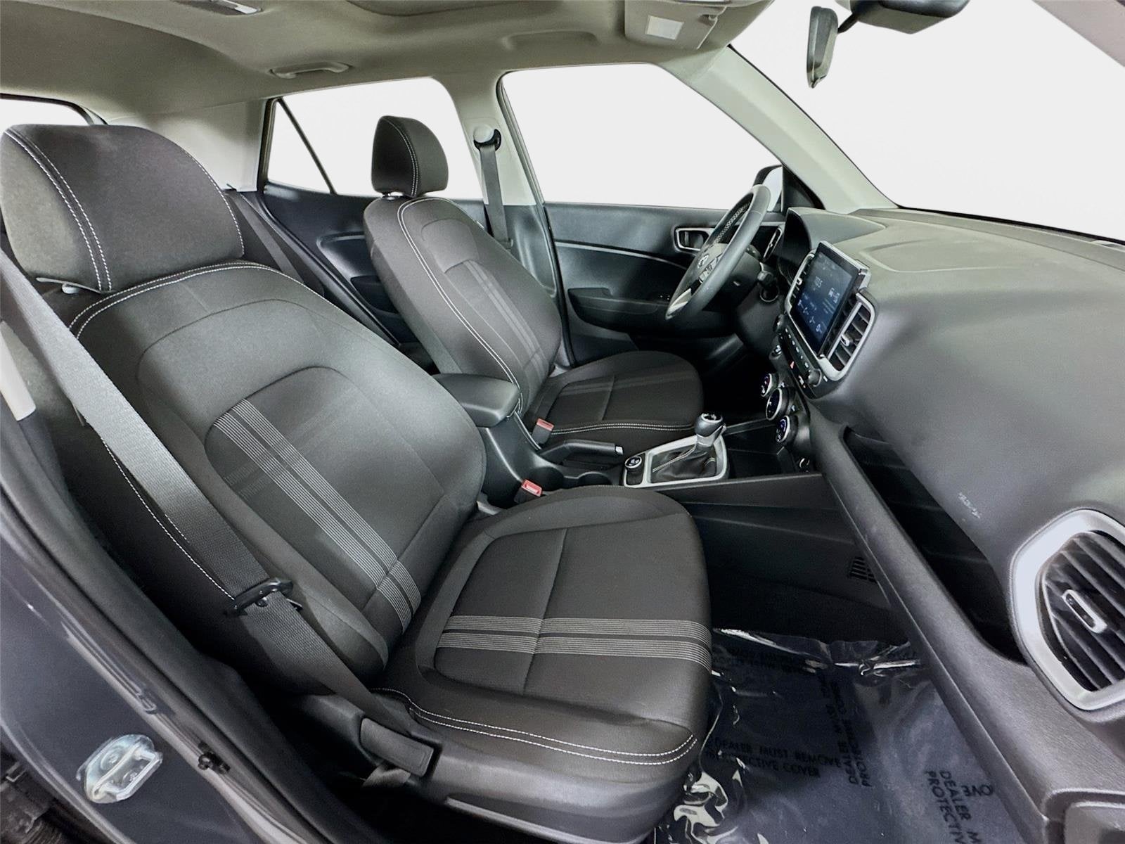 2025 Hyundai Venue SEL - Photo 26