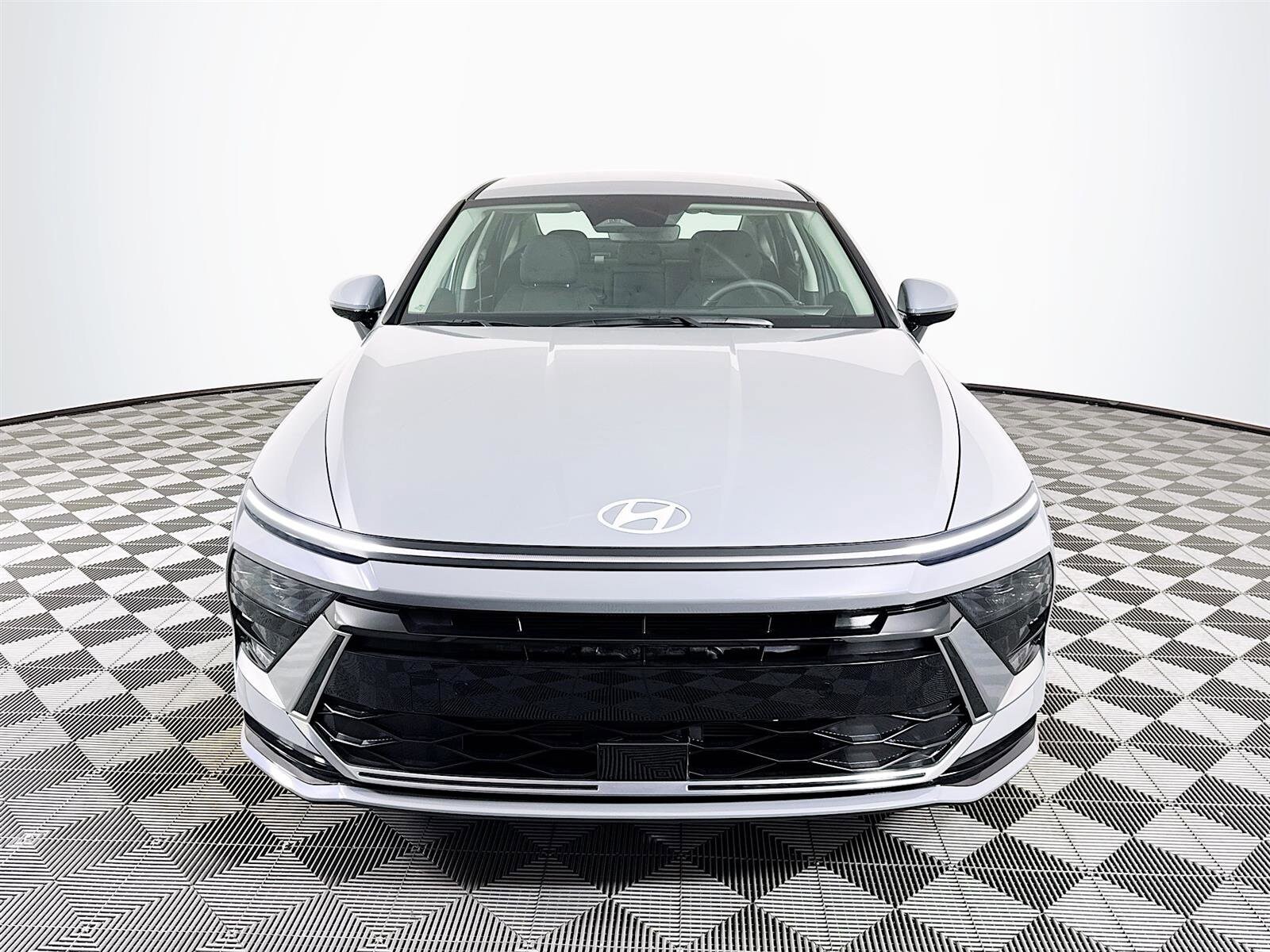 2026 Hyundai Sonata SEL Sport photo 2