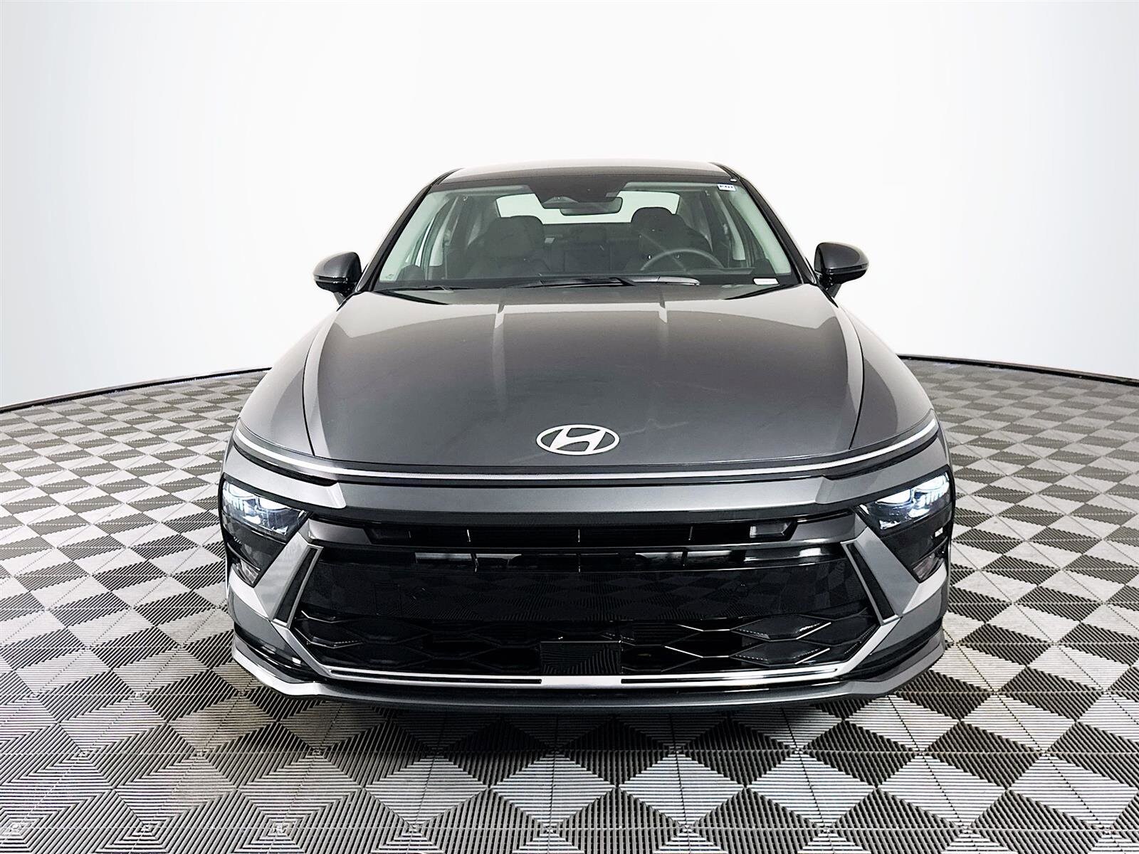 2026 Hyundai Sonata SEL Sport photo 2