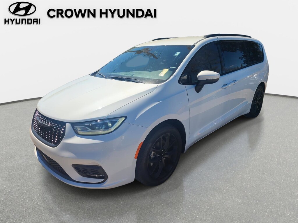 Used 2023 Chrysler Pacifica Touring L Van Passenger Van