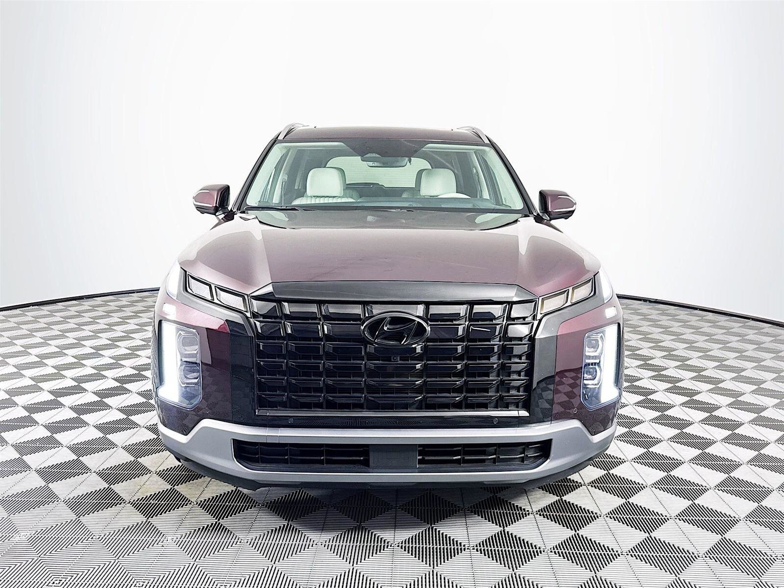 2024 Hyundai Palisade Limited photo 2