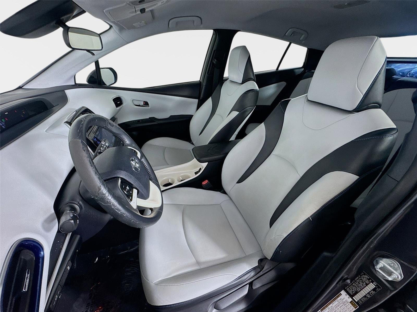 2017 Toyota Prius Three - Photo 12