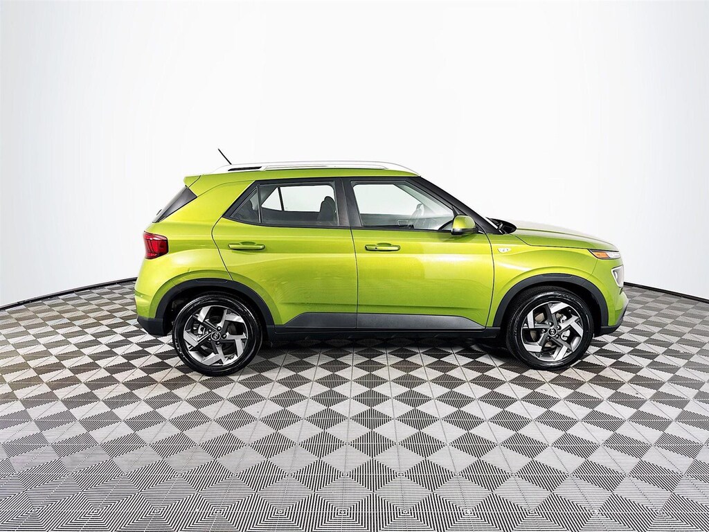 Used 2024 Hyundai Venue SEL SUV