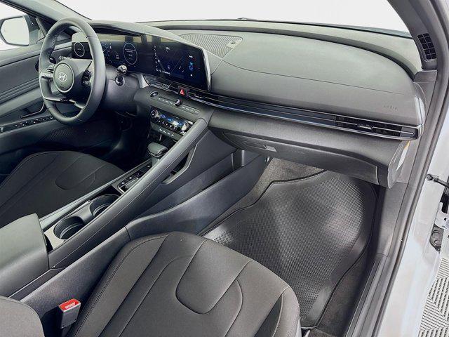 2025 Hyundai Elantra Blue - Photo 27