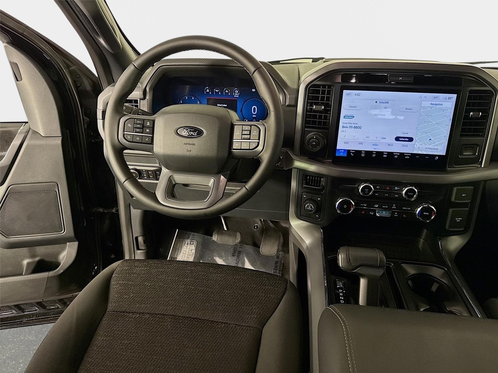 2025 Ford F-150 XLT - Photo 24