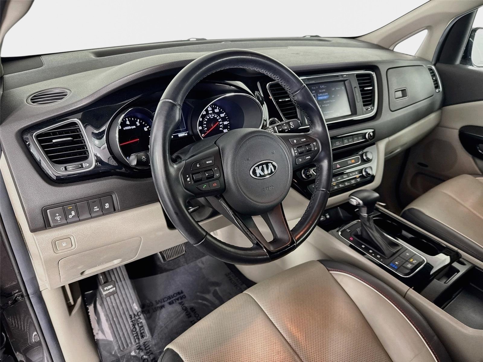 2017 Kia Sedona SX - Photo 10