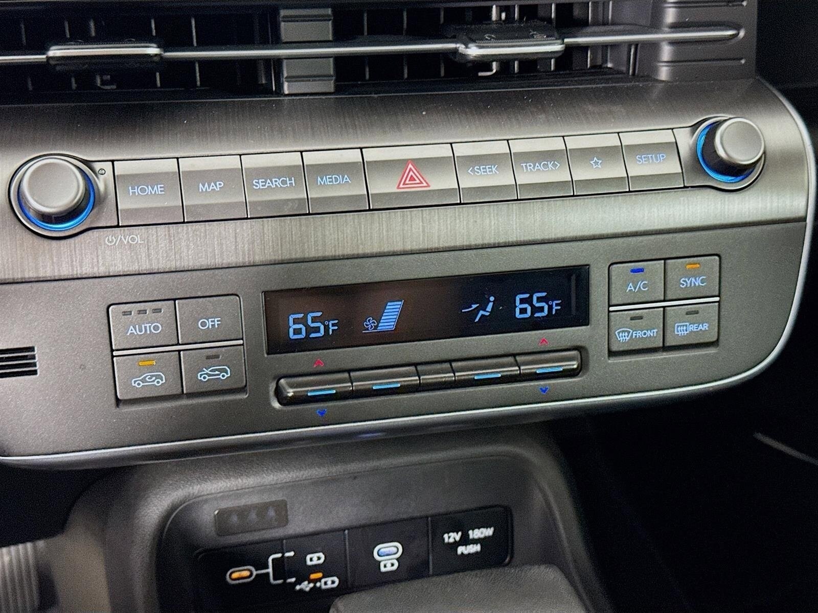 2024 Hyundai Kona SEL - Photo 16