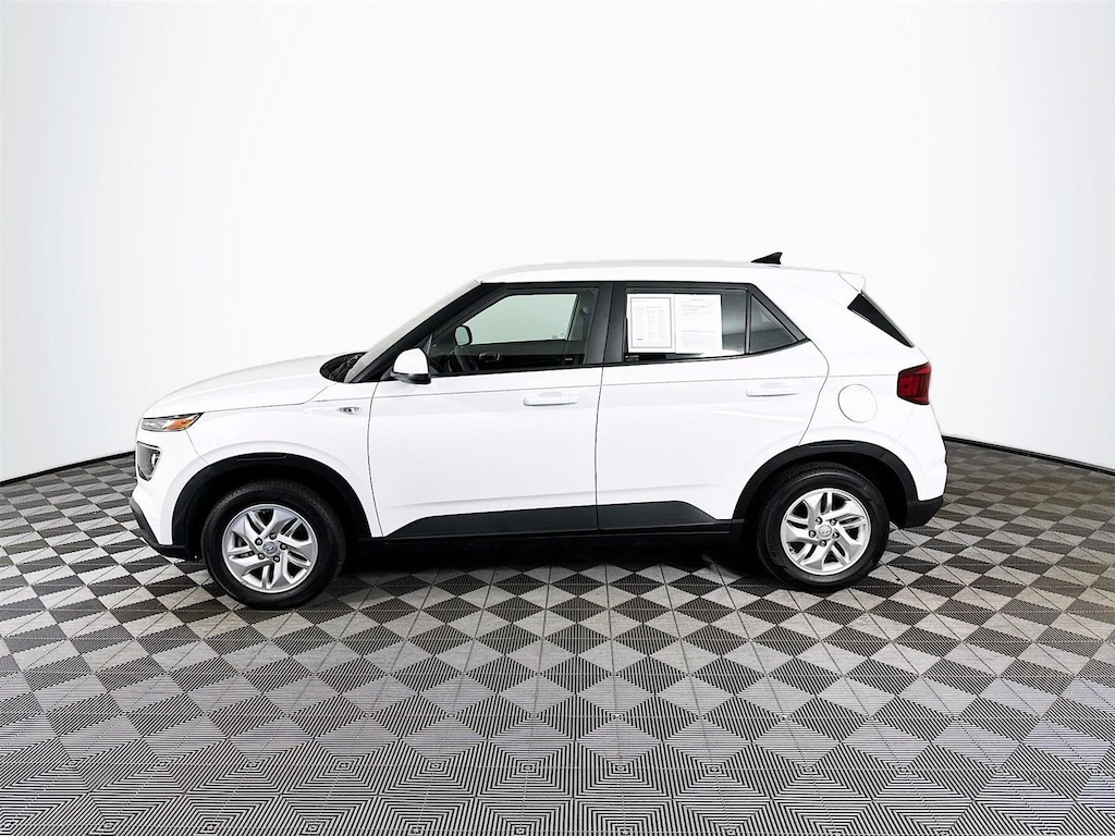 Used 2022 Hyundai Venue SE SUV