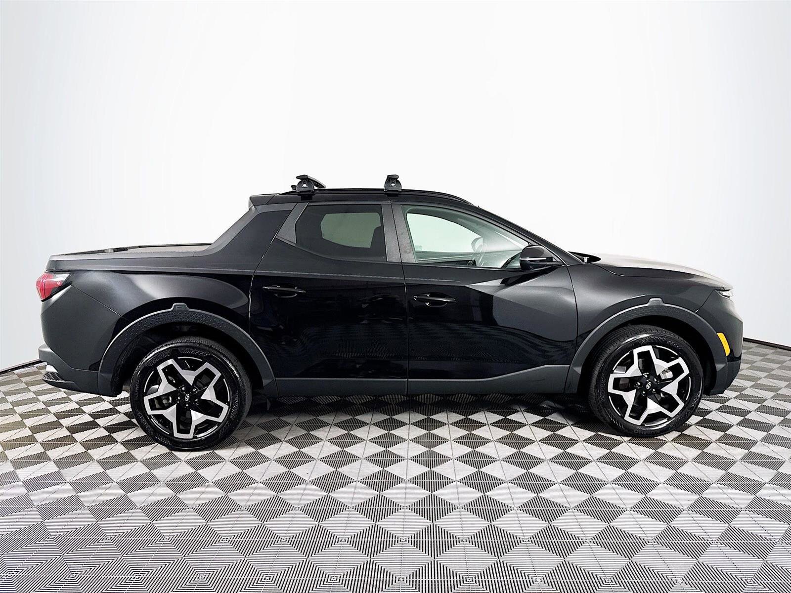 2024 Hyundai Santa Cruz Limited photo 2