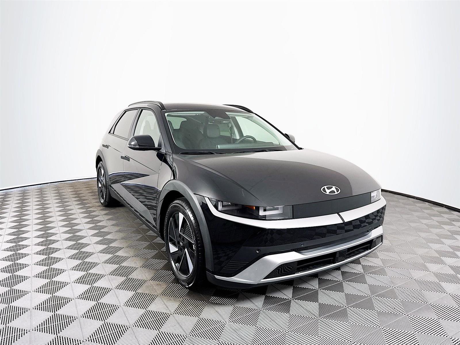 2025 Hyundai IONIQ 5 SEL's photo