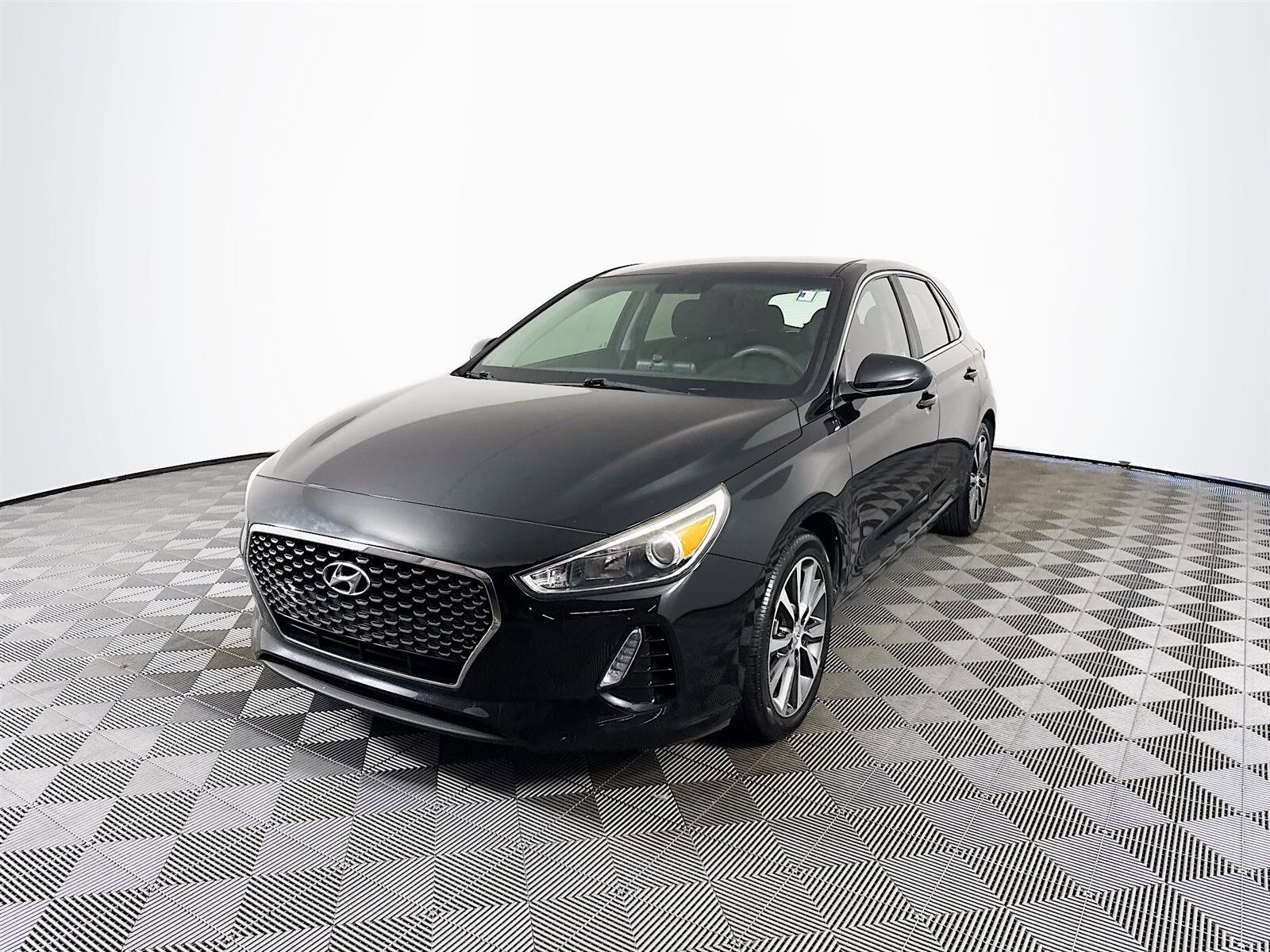 2020 Hyundai Elantra GT Base photo 3