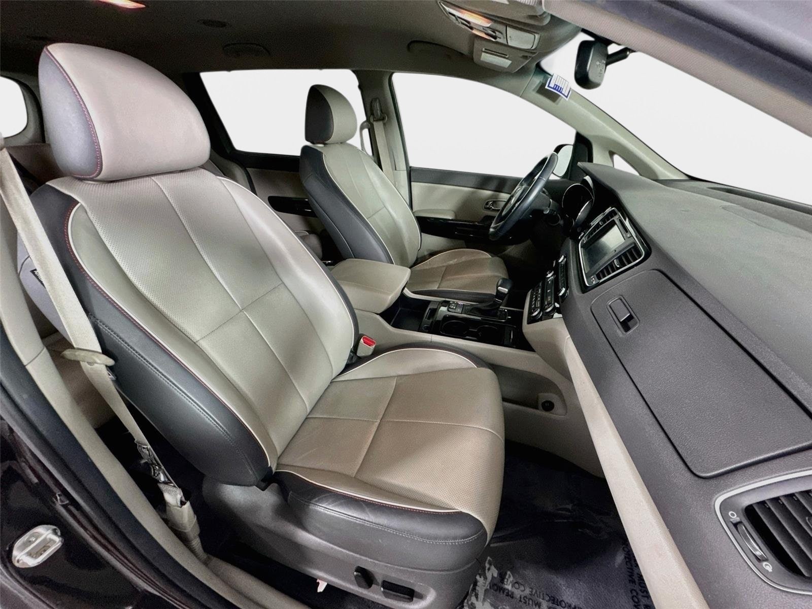 2017 Kia Sedona SX - Photo 31