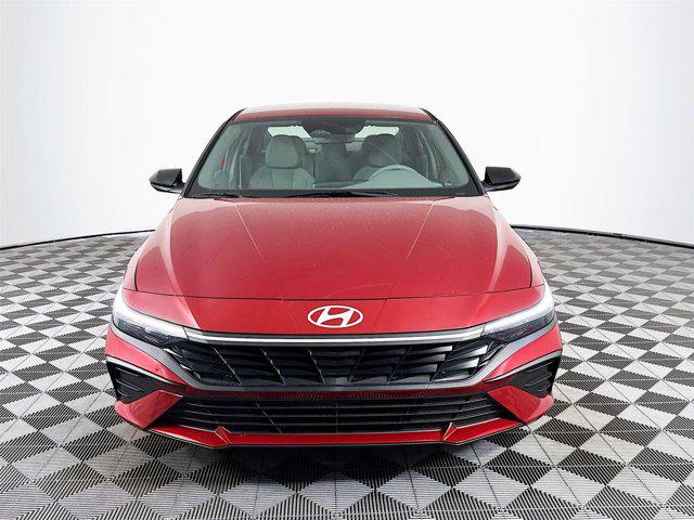 2025 Hyundai Elantra SEL Sport photo 2