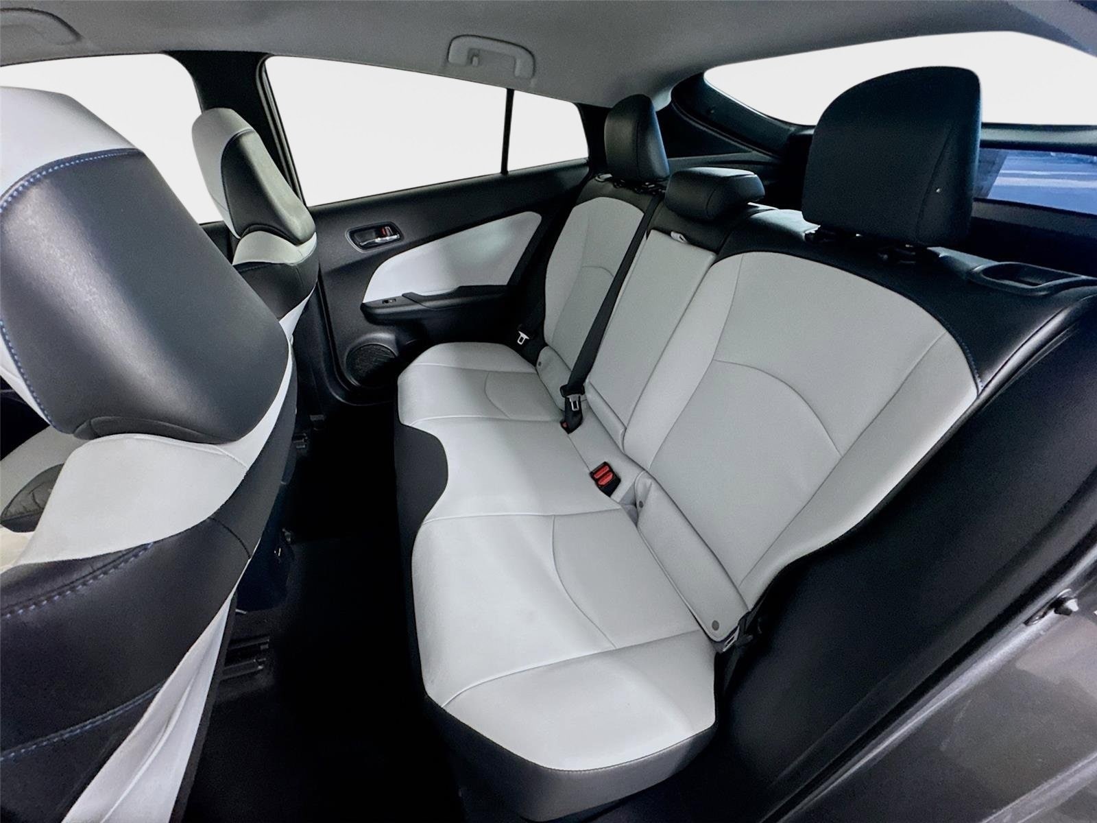 2017 Toyota Prius Three - Photo 21