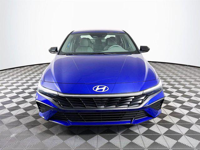 2026 Hyundai Elantra SEL Sport photo 2