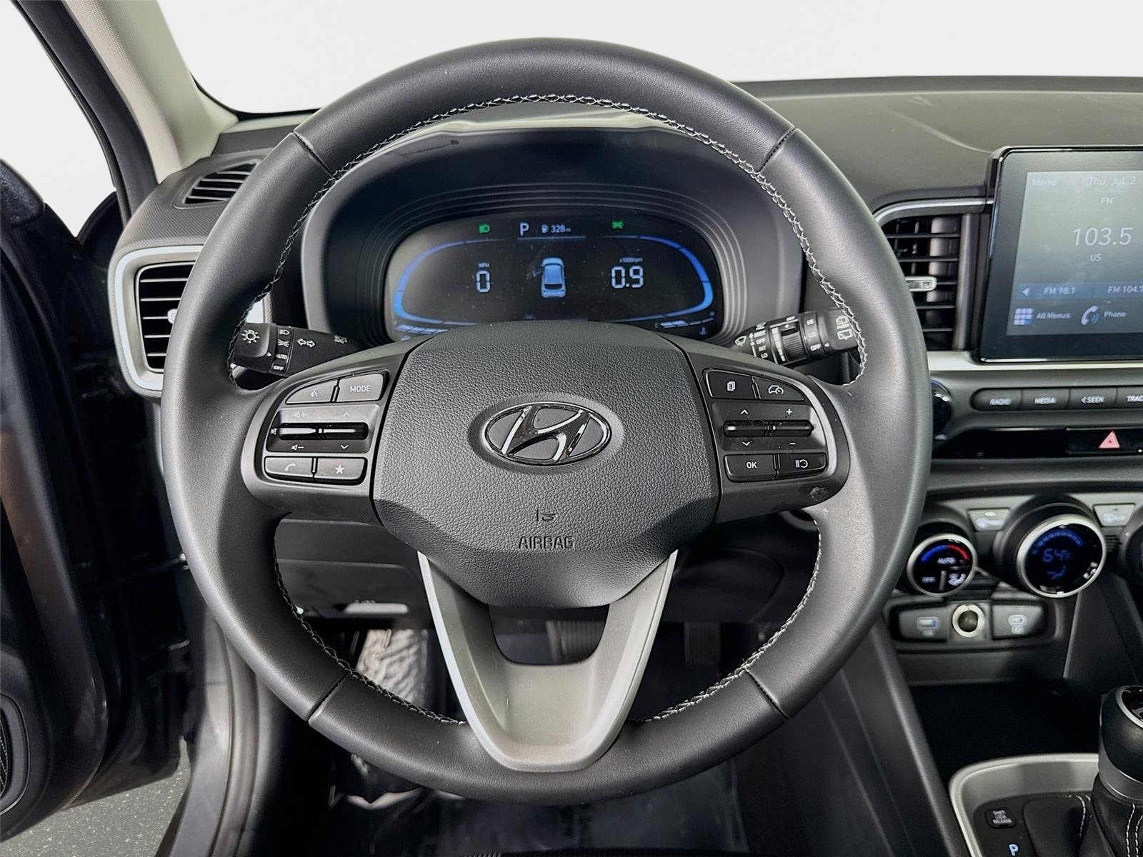 2025 Hyundai Venue SEL - Photo 12