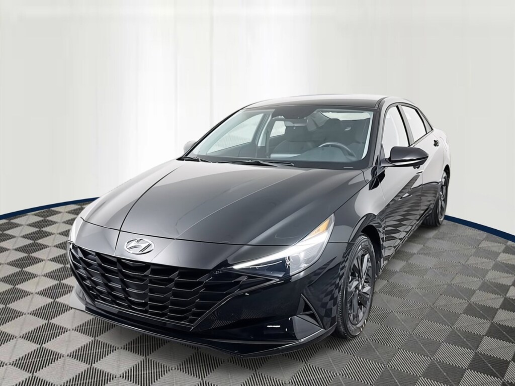 Used 2023 Hyundai Elantra SEL Sedan