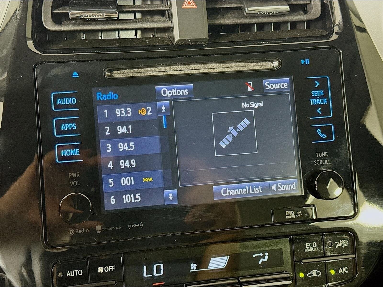 2017 Toyota Prius Three - Photo 15