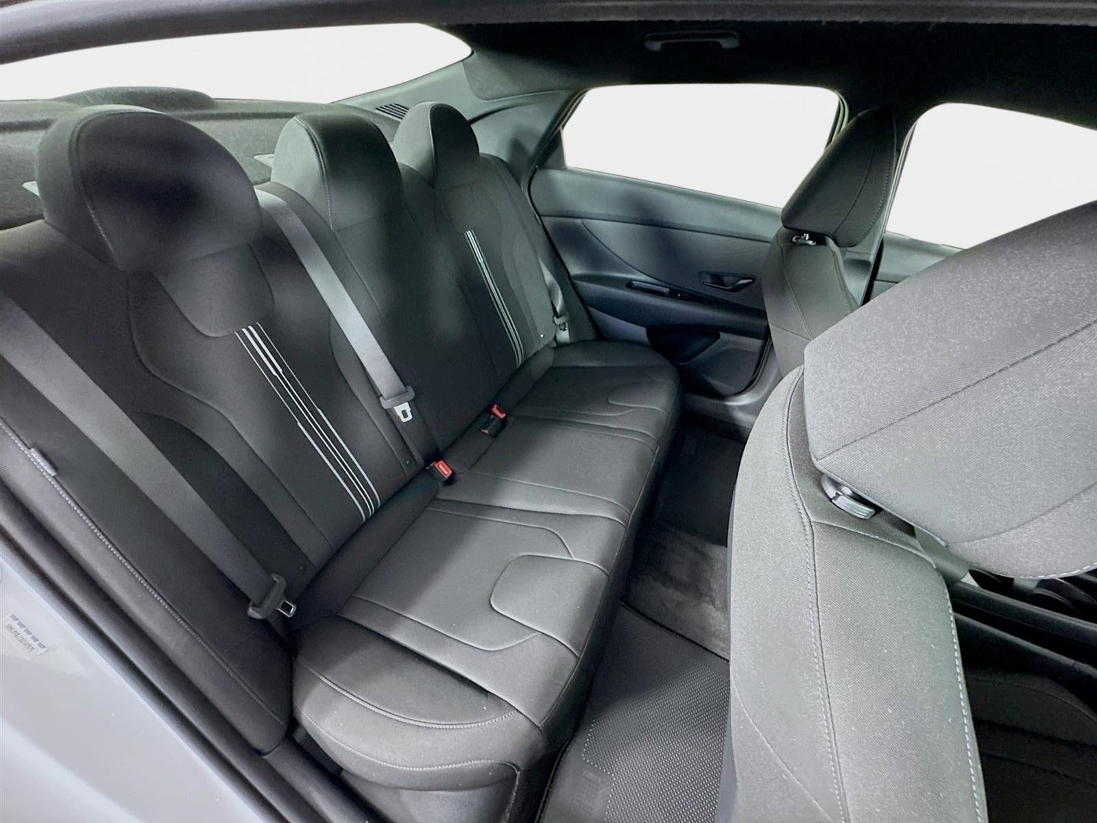 2025 Hyundai Elantra Blue - Photo 25