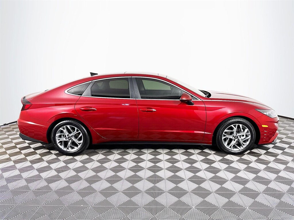 Used 2023 Hyundai Sonata SEL Sedan