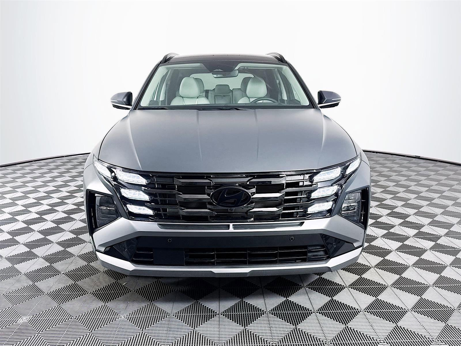 2025 Hyundai Tucson Limited photo 2