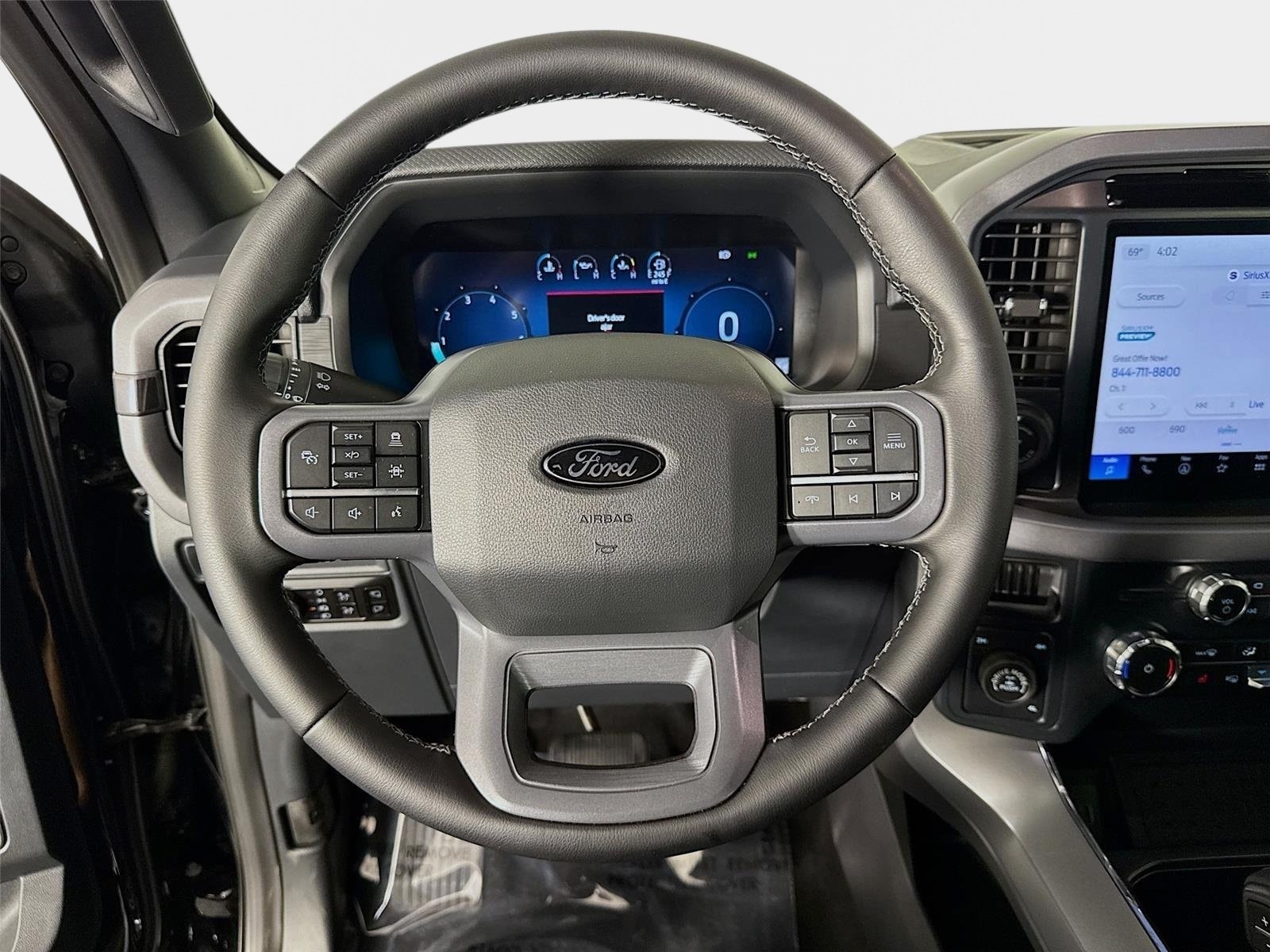 2025 Ford F-150 XLT - Photo 13