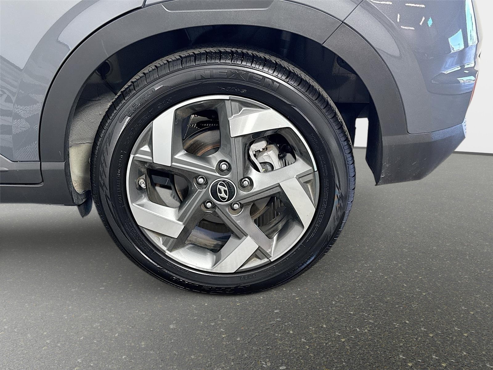 2025 Hyundai Venue SEL - Photo 29